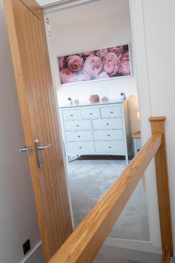 Lola'S Loft With Lake Views - Central Bowness - Pet Friendly Exterior foto