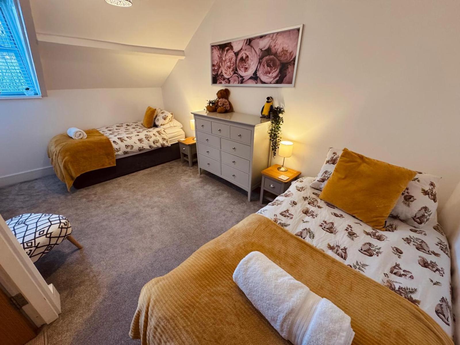 Lola'S Loft With Lake Views - Central Bowness - Pet Friendly Exterior foto